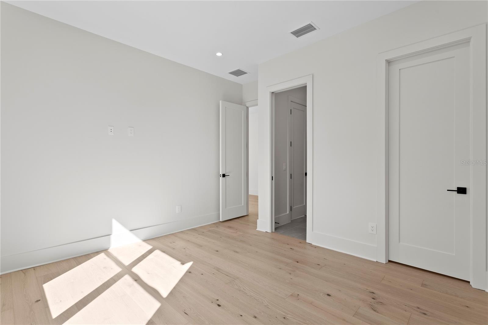 PICADILLY - Residential