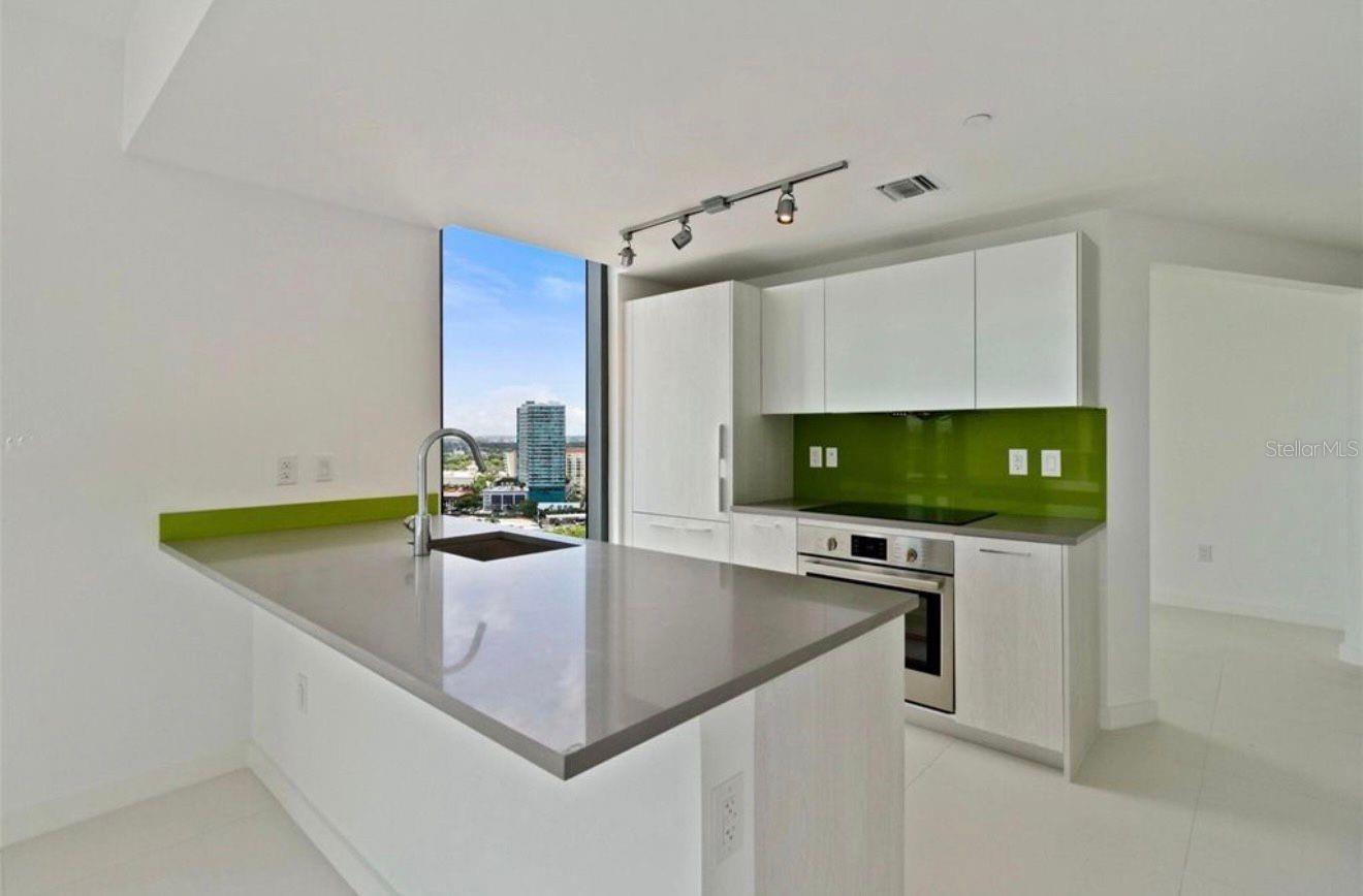 PARAISO BAYVIEWS - Residential