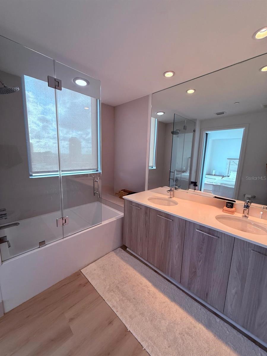 PARAISO BAYVIEWS - Residential