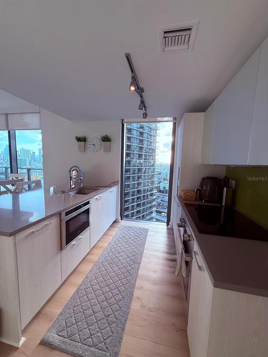 PARAISO BAYVIEWS - Residential