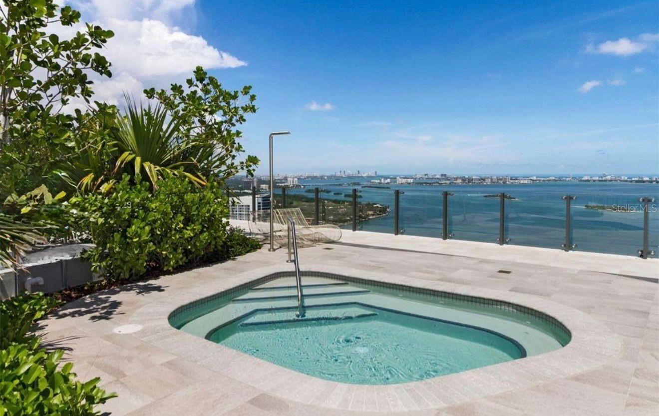 PARAISO BAYVIEWS - Residential