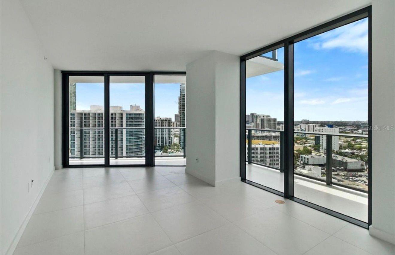 PARAISO BAYVIEWS - Residential
