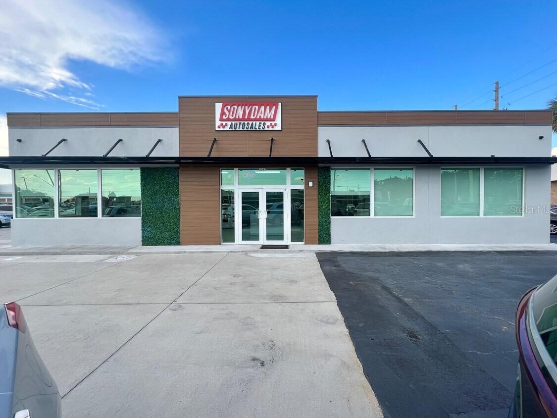 We are pleased to offer this Investment site for Sale!!!   

Prime location with excellent frontage, Investment site located off West Colonial Drive, Orlando, FL. This site is tenant-occupied, on a NNN lease, and the building is approx 2,786 SF, and sitting on nearly 1/2 an acre!

New 5 Year NNN lease at  $10,000.00 per month with 3percnt increase per year.

This property has been recently renovated with brand new HVAC, Roof, Hurricane-Proof Impact Windows, Insulation, Plumbing, Asphalt and Concrete, and interior design (new floors, acoustic tile ceiling, bathrooms, doors, storage area) and Modern Awnings in the beginning of 2023. Electric system was upgraded to a 3-phase, 2 wall mounted EV chargers, and a car port.

This parcel offers excellent signage, 135ft of frontage and amazing exposure from W Colonial Dr for more than 40,000 cars per day. The 2,000 sqft renovated office/retail building sits on an almost half acre lot, allowing for plenty of parking space, possible additions, or product display.