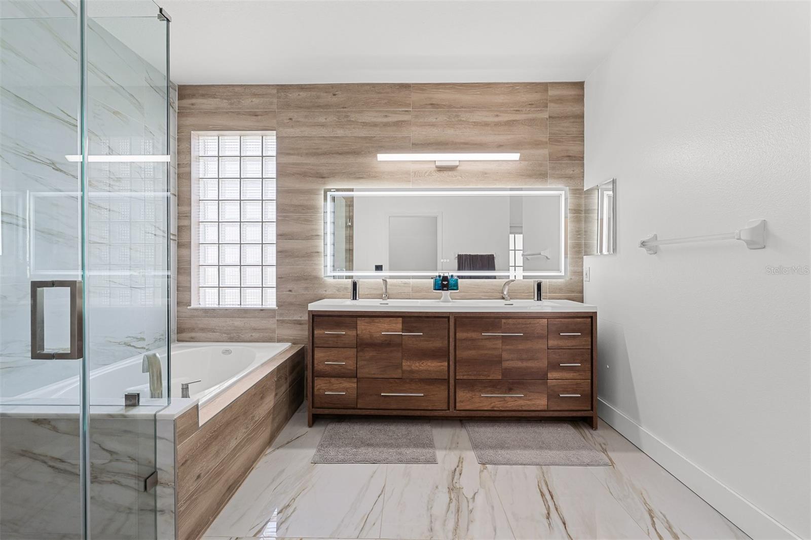 WINDERMERE CHASE PH 01 - Residential