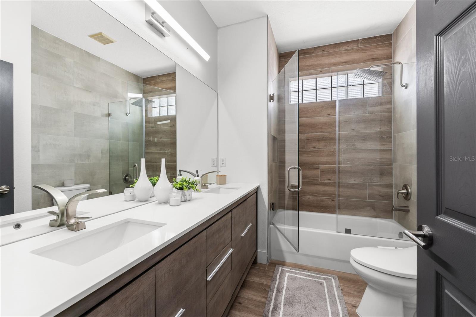 WINDERMERE CHASE PH 01 - Residential