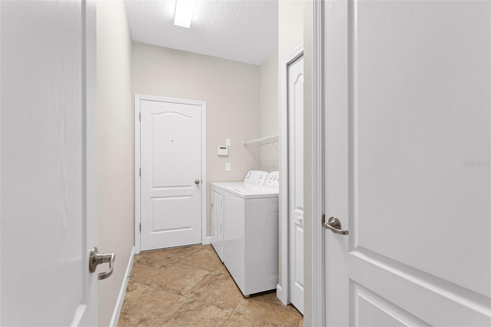 STONEYBROOK SOUTH PH 1 REP OF TRACTS C1 - Residential Lease