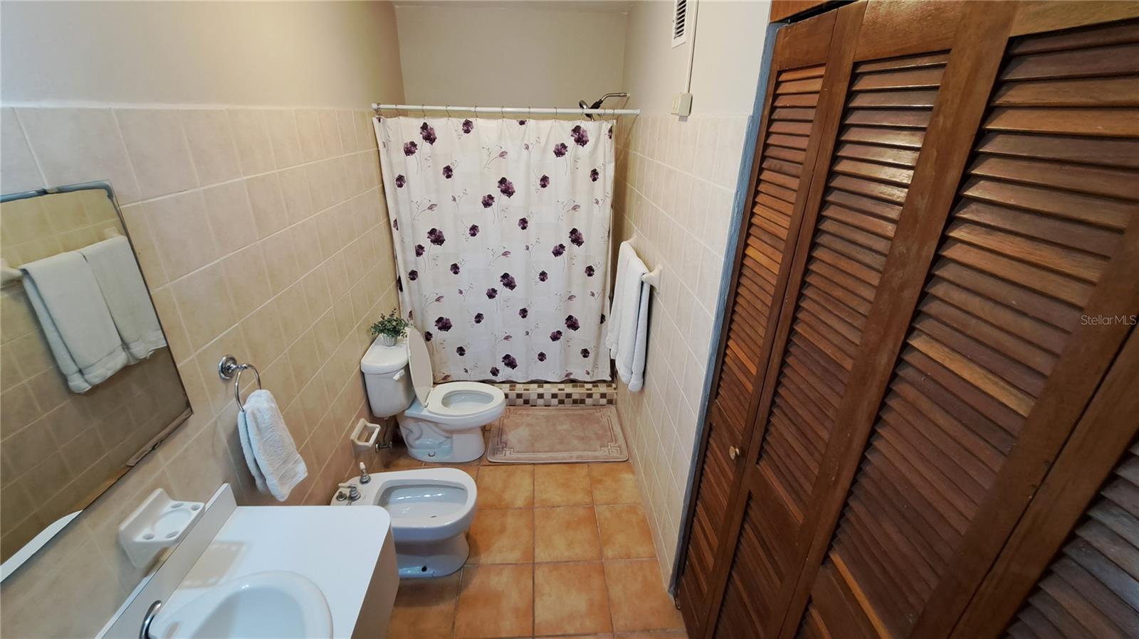 ISABELA BEACH COURT - Residential