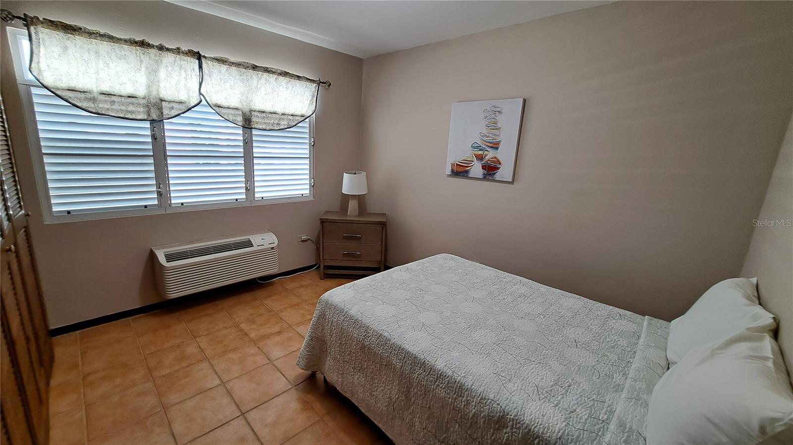 ISABELA BEACH COURT - Residential