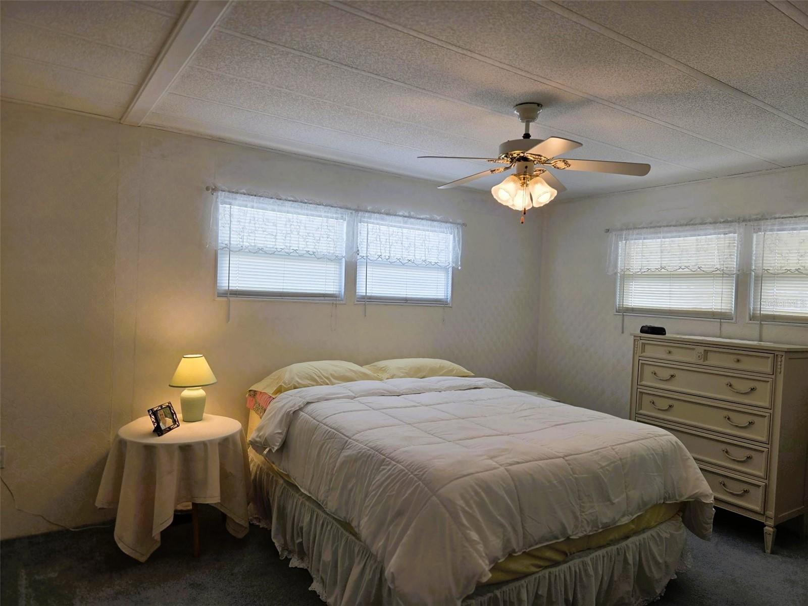 OAKWOOD MANOR - Residential