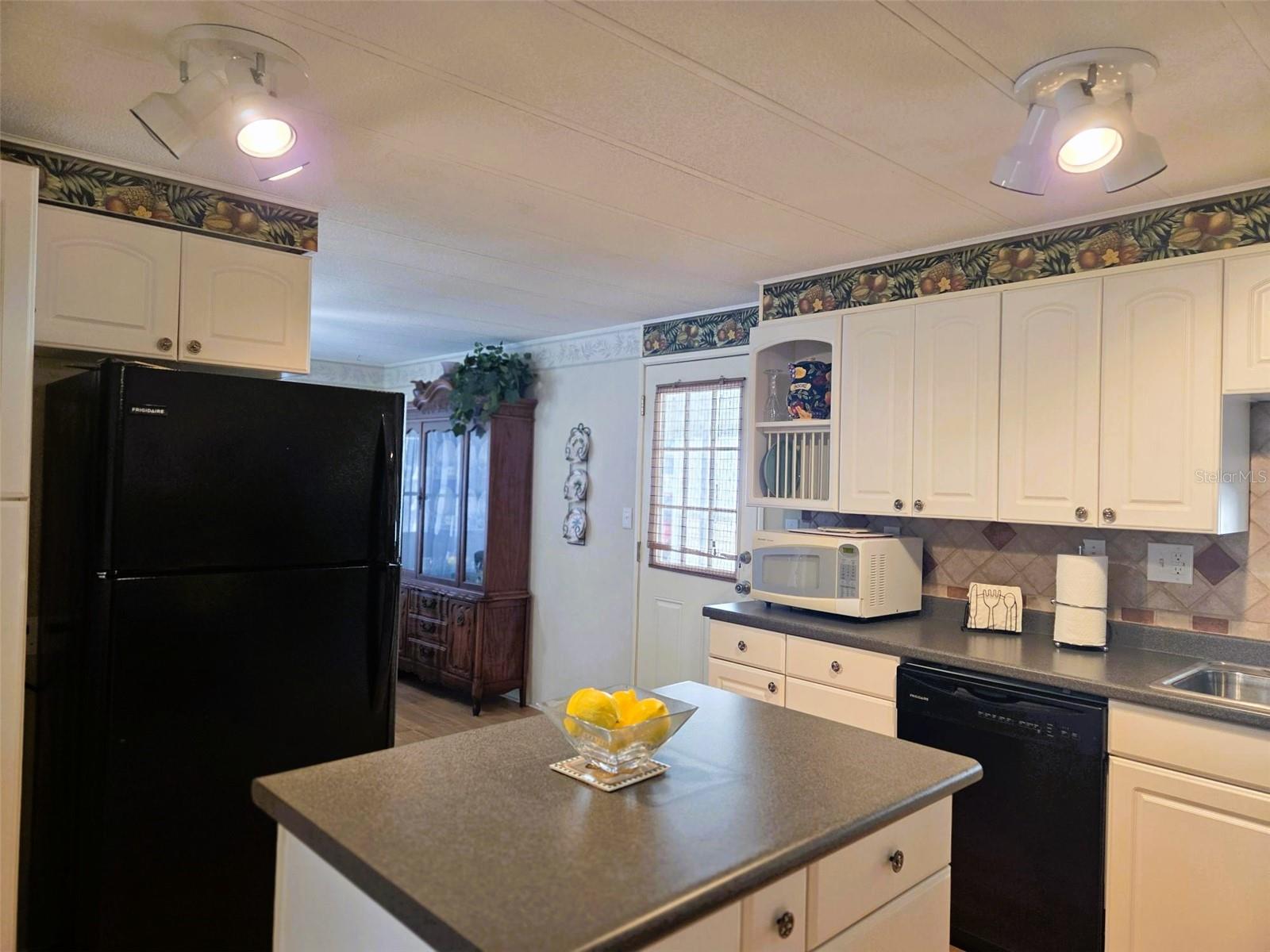 OAKWOOD MANOR - Residential