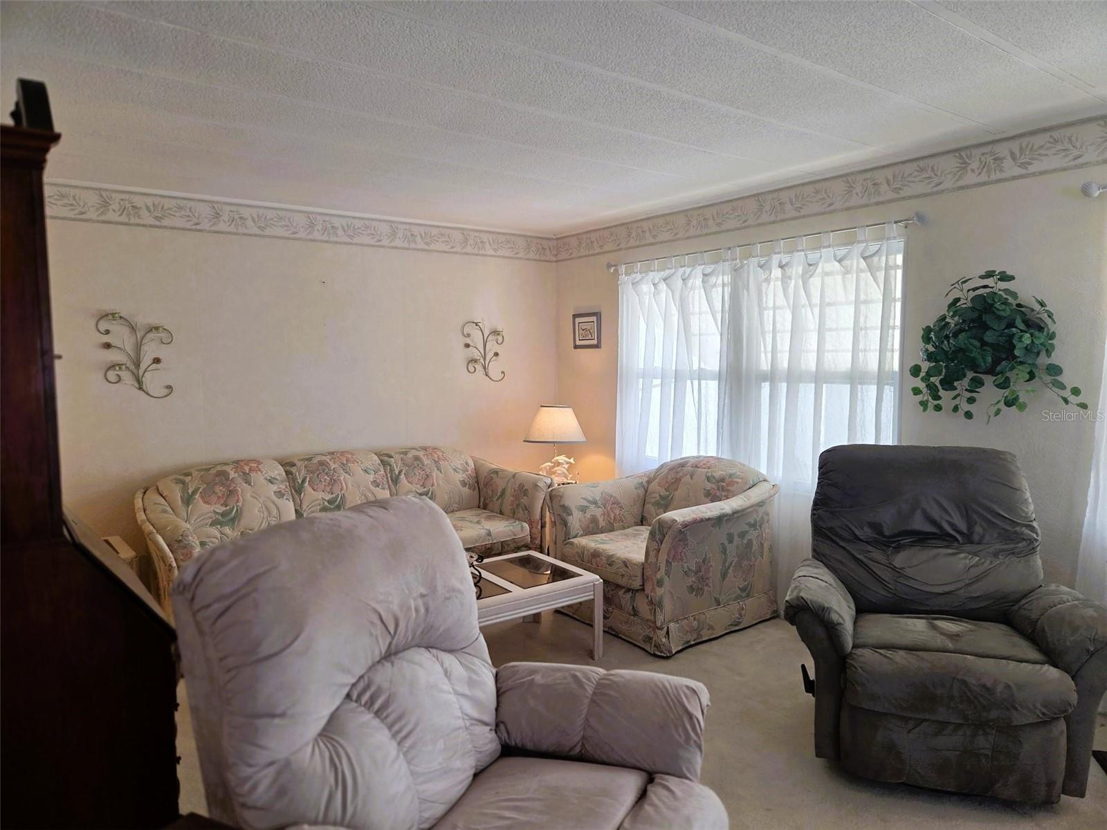 OAKWOOD MANOR - Residential