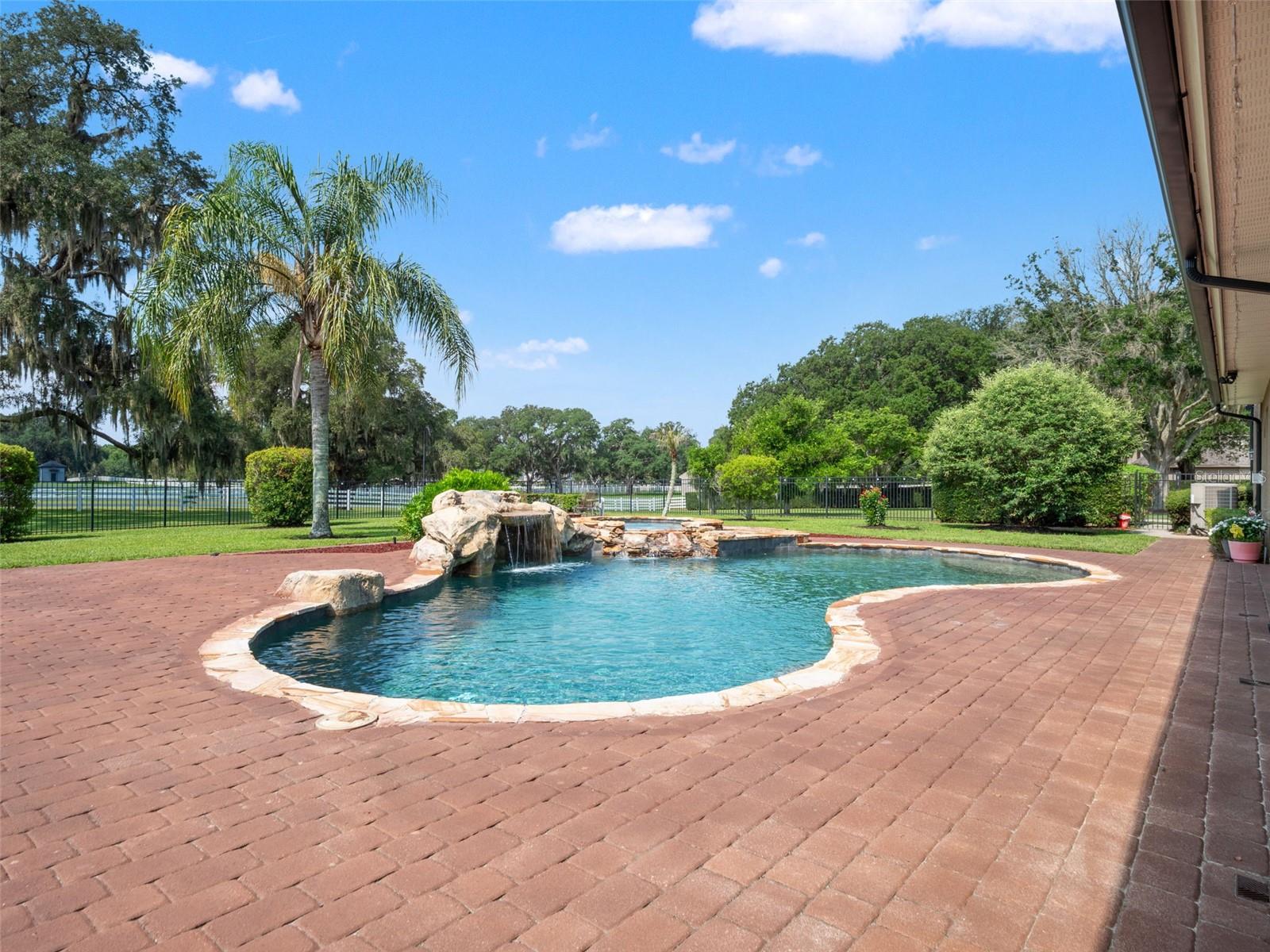 BLUEGRASS ESTATES - Residential