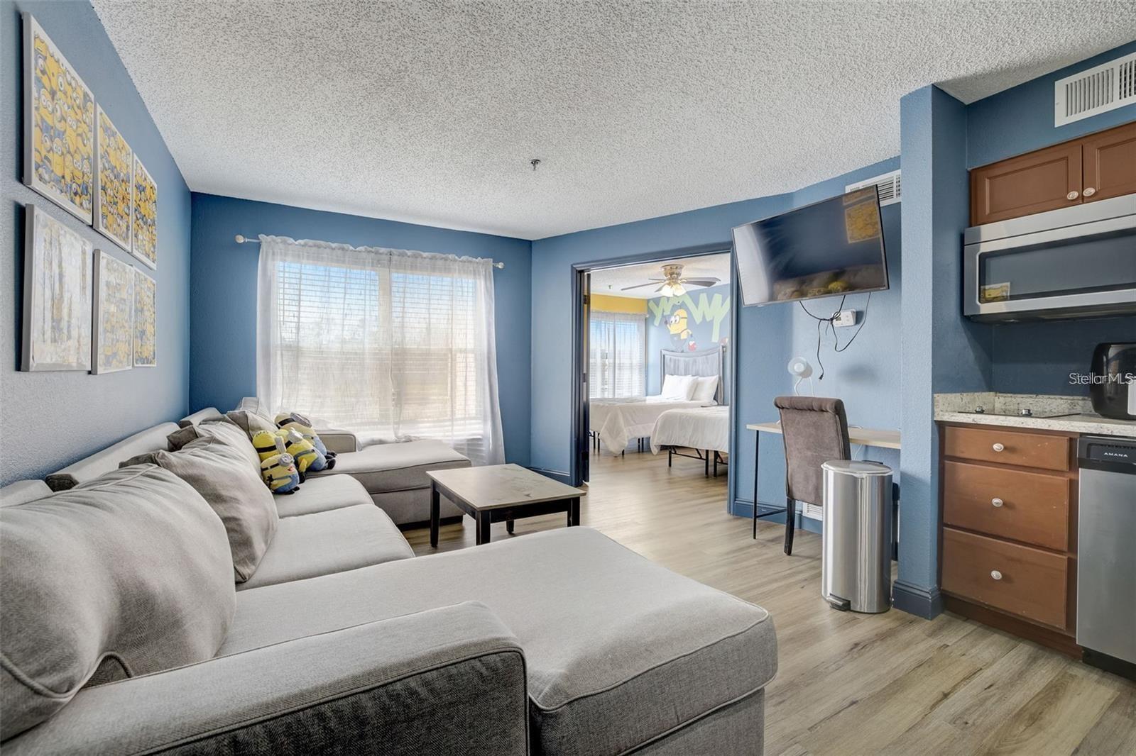 PARKWAY PALMS RESORT MAINGATE CONDO - Residential