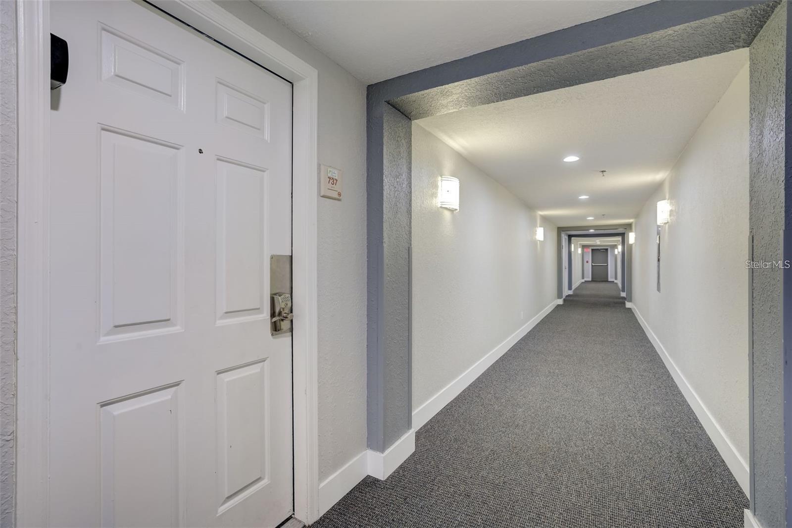 PARKWAY PALMS RESORT MAINGATE CONDO - Residential
