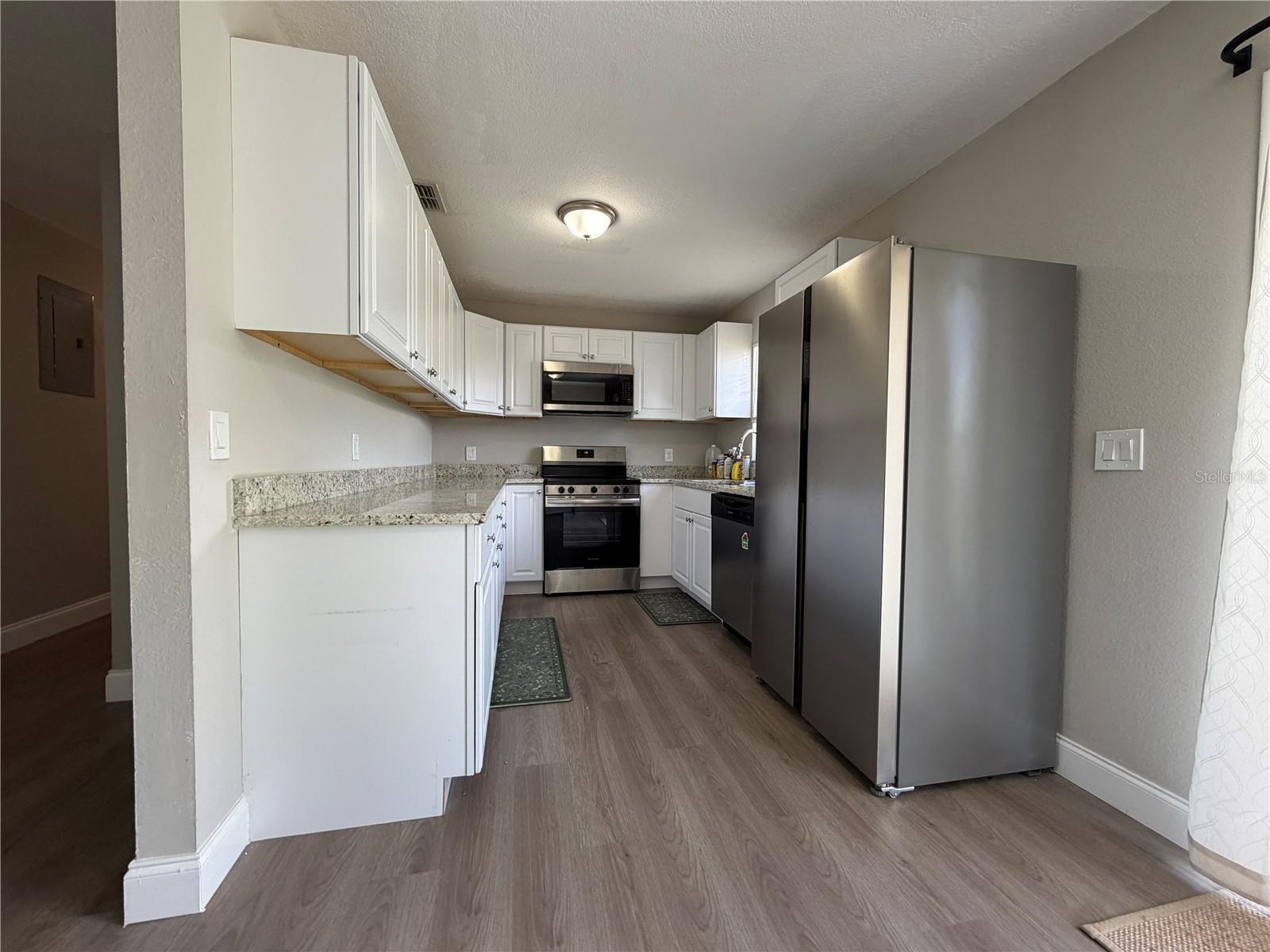 COLLEGE HEIGHTS - Residential Lease