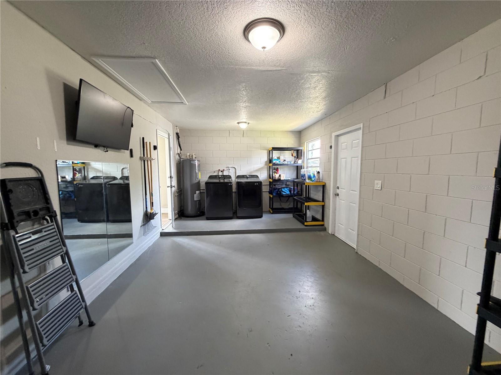COLLEGE HEIGHTS - Residential Lease