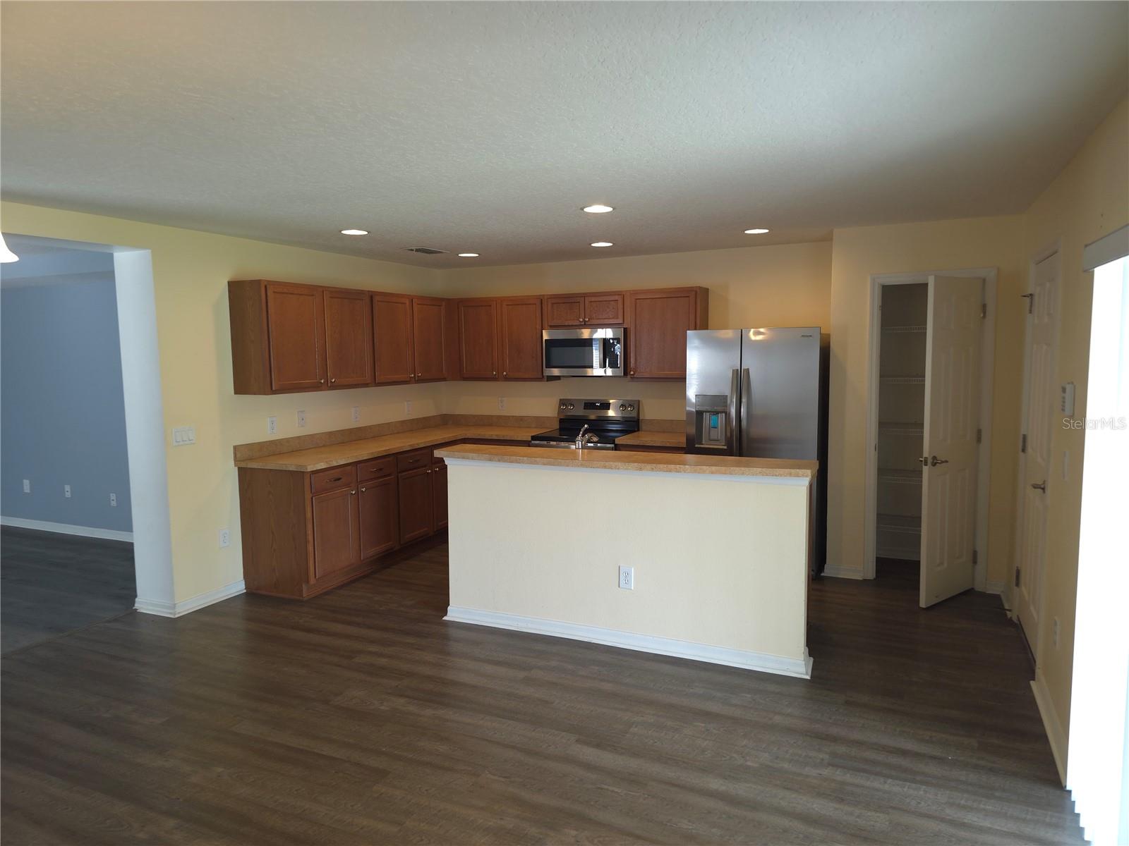AVALON PARK NORTHWEST VILLAGE PH 02-4 - Residential Lease