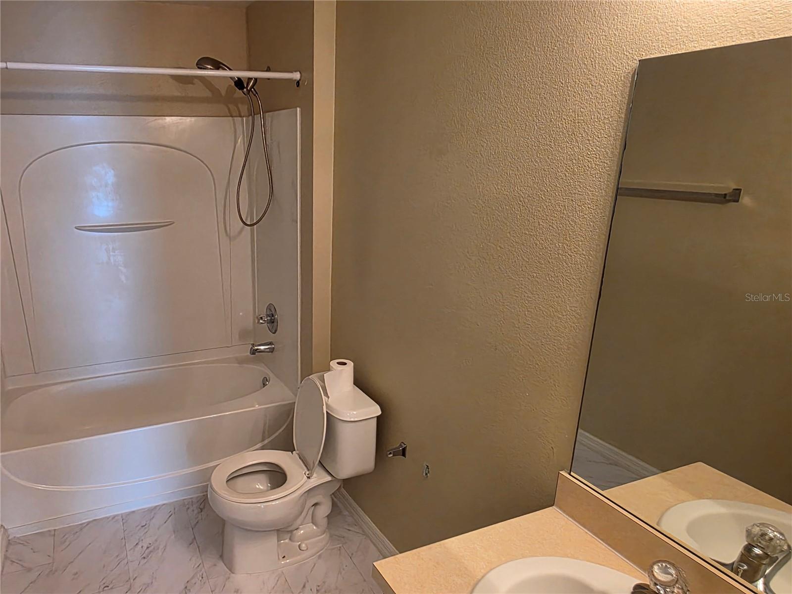 AVALON PARK NORTHWEST VILLAGE PH 02-4 - Residential Lease