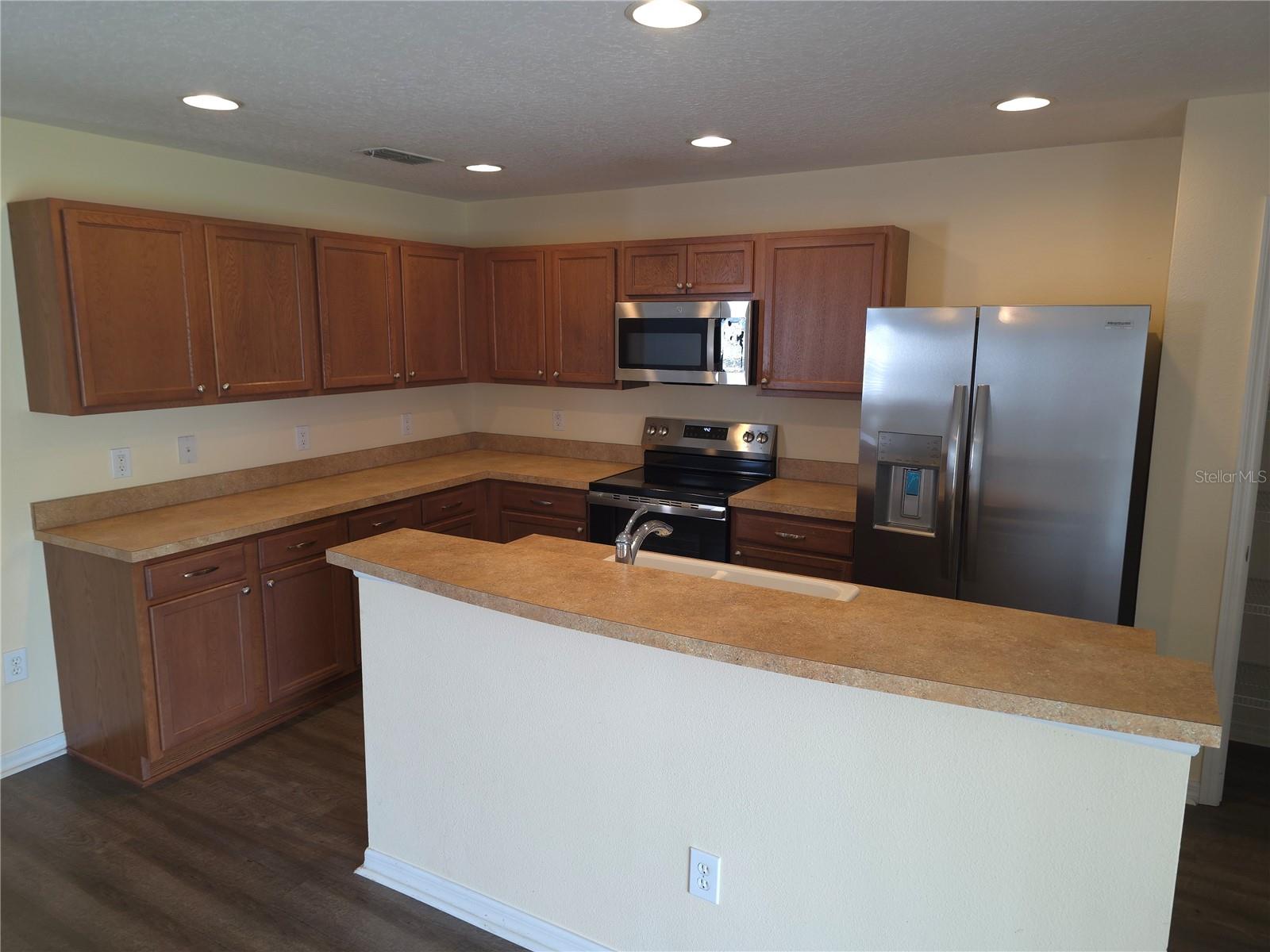 AVALON PARK NORTHWEST VILLAGE PH 02-4 - Residential Lease