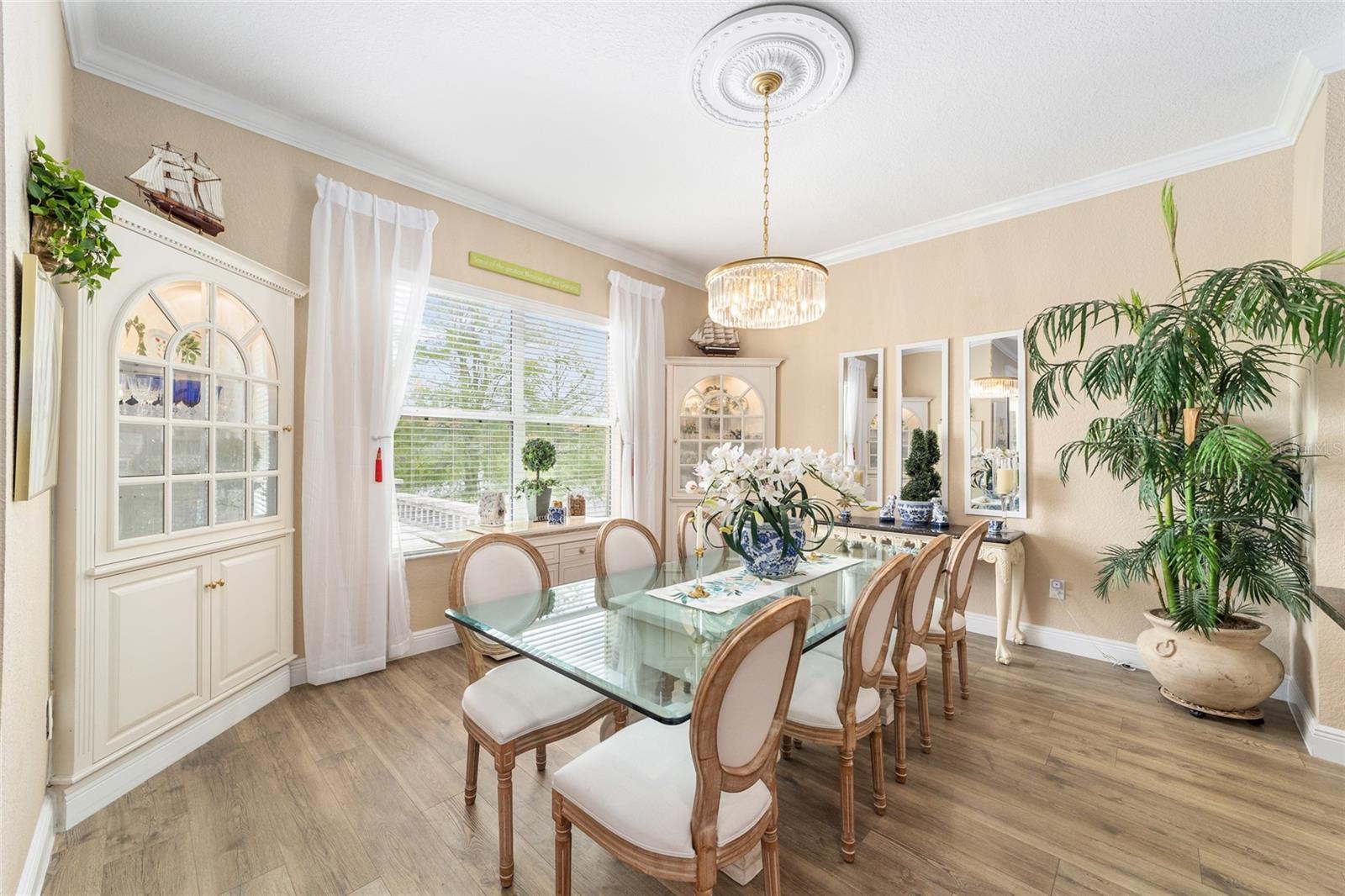 LAKESIDE LANDINGS - Residential