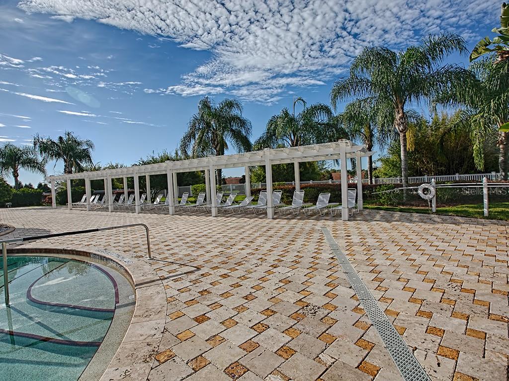 LAKESIDE LANDINGS - Residential