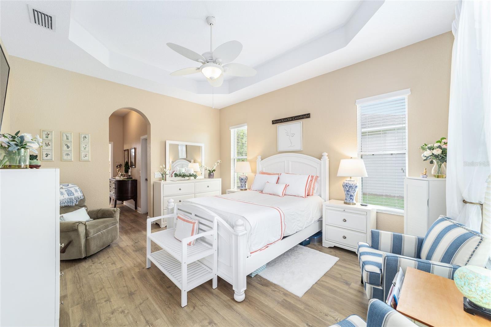 LAKESIDE LANDINGS - Residential
