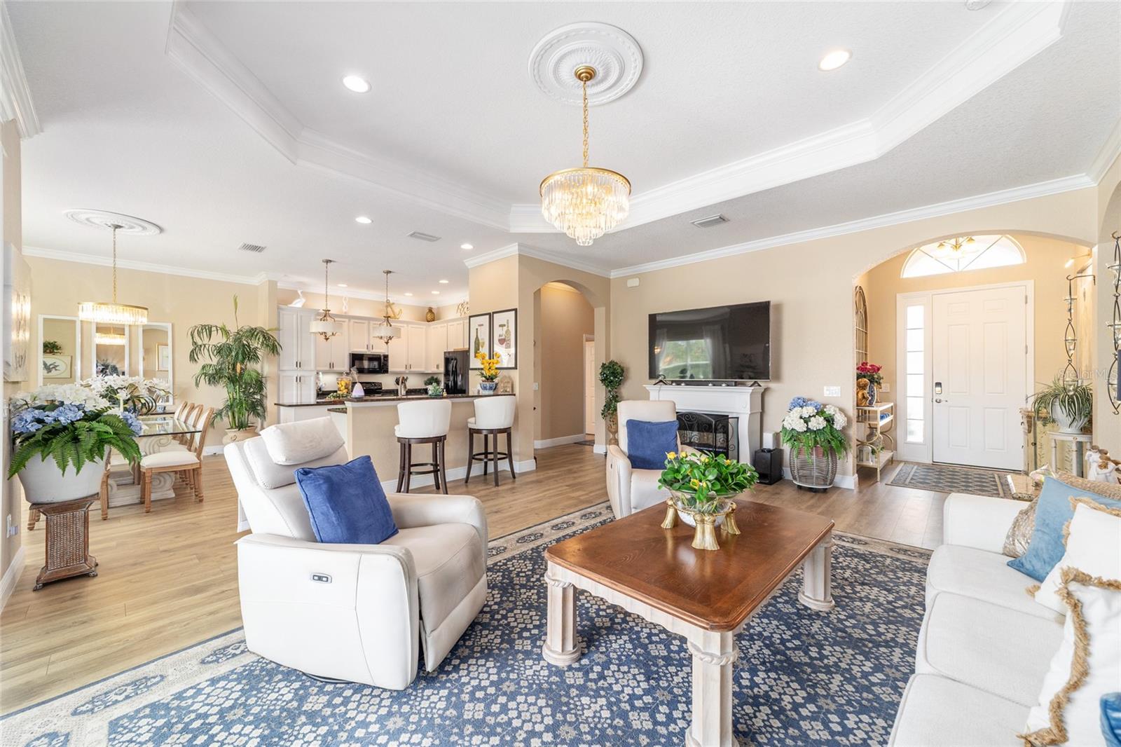 LAKESIDE LANDINGS - Residential