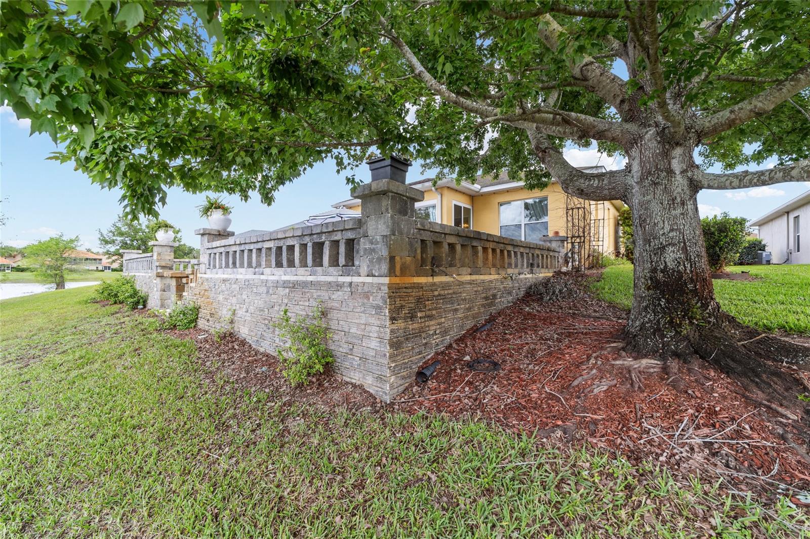 LAKESIDE LANDINGS - Residential