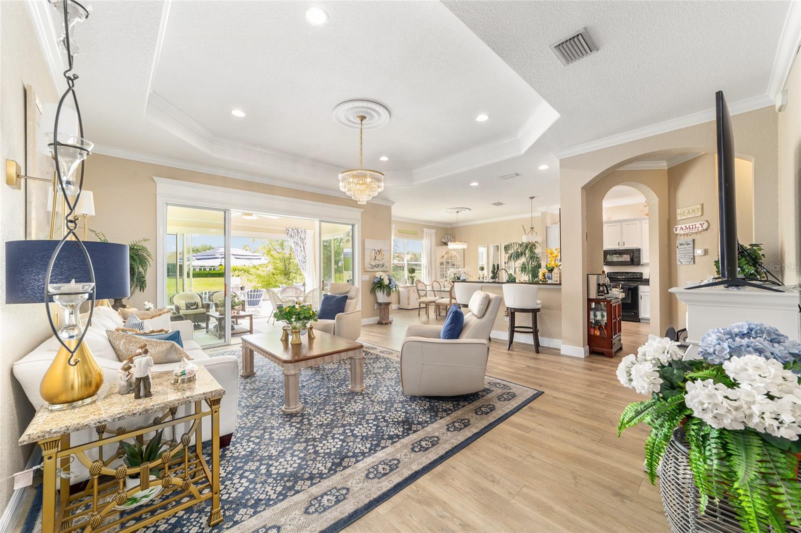 LAKESIDE LANDINGS - Residential
