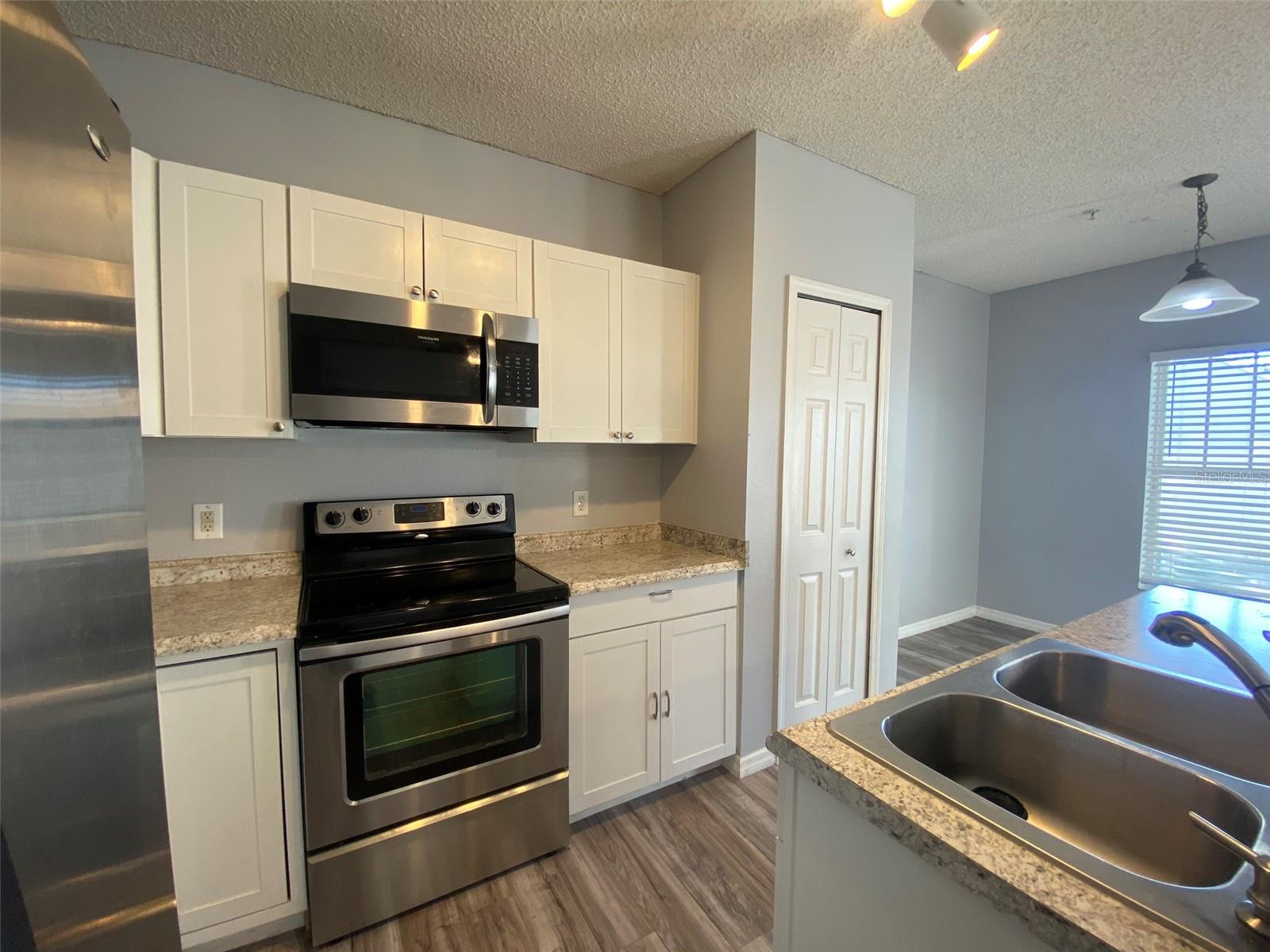 CYPRESS LAKES TWNHMS PH 2 UNIT 2 - Residential Lease