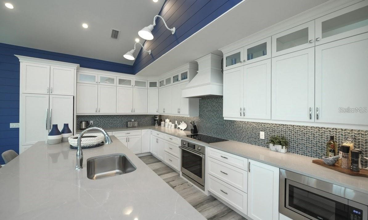 ANNA MARIA BEACH - Residential