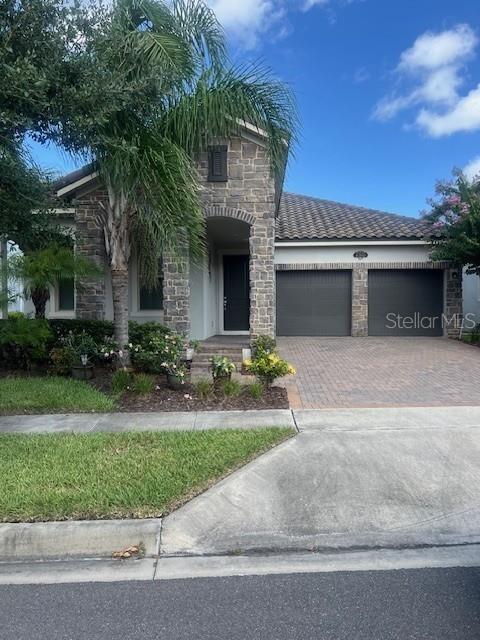 Beautiful home located in a quiet and well-maintained community. This property features a functional layout with spacious, light-filled interiors. It offers 4 bedrooms and 2.5 bathrooms. The kitchen is equipped with appliances, and ample storage space—perfect for everyday living and entertaining. Additionally, it includes a private patio, perfect for relaxing or enjoying outdoor time.  The community offers great amenities such as a swimming pool and common areas. Prime location close to shopping centers, restaurants, supermarkets, and with easy access to major highways.