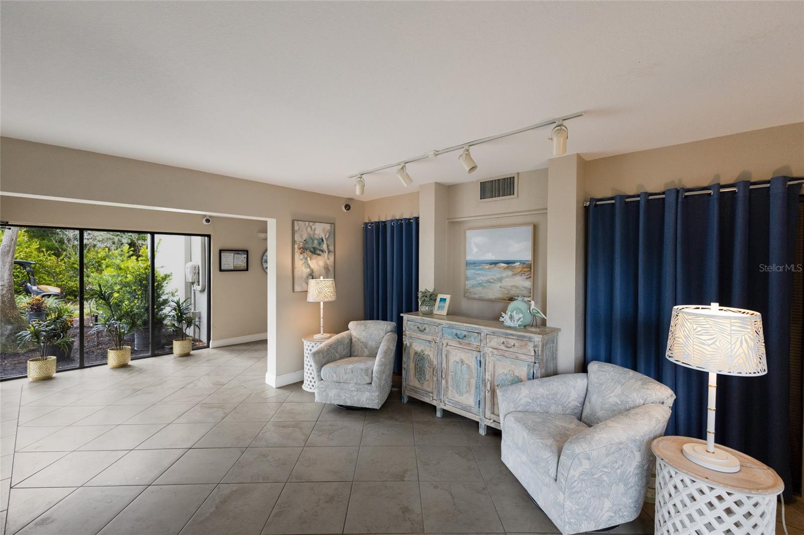 THE SHORE - Residential