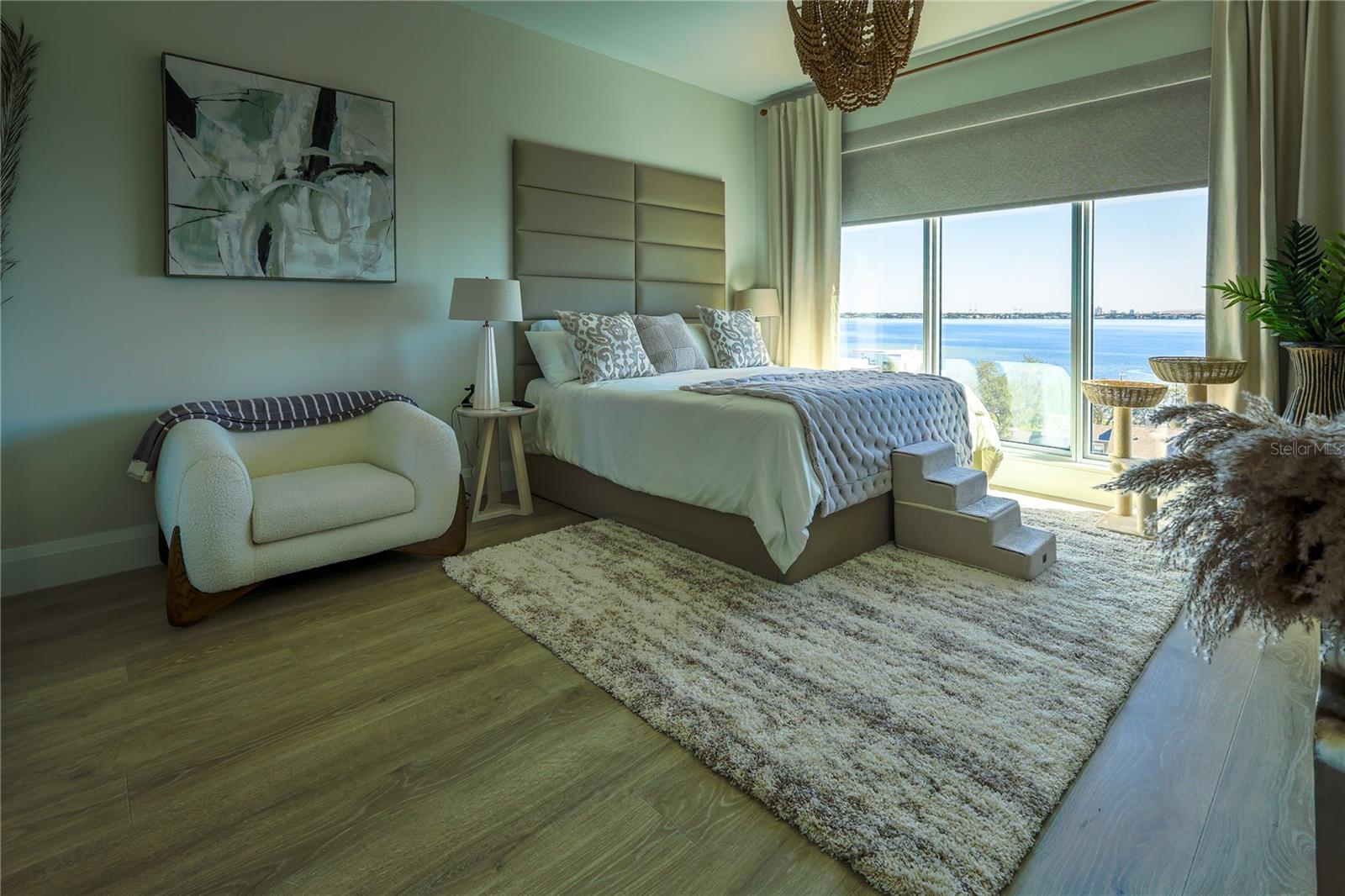 ALTURA BAYSHORE - Residential