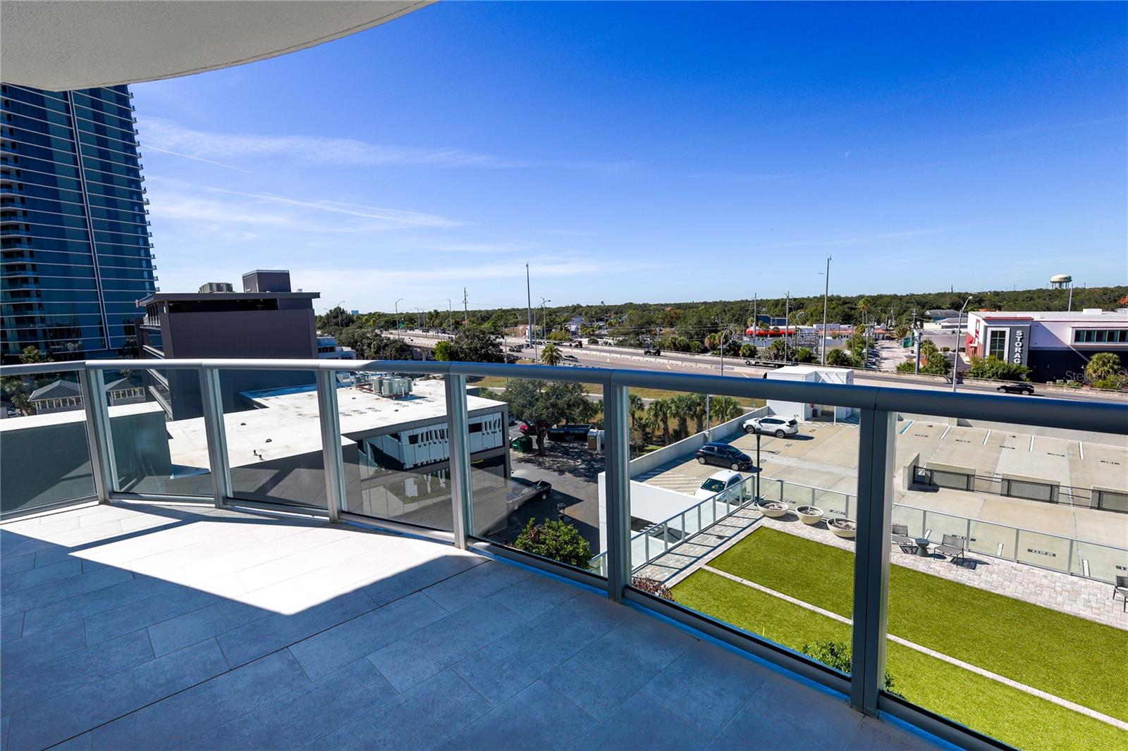ALTURA BAYSHORE - Residential