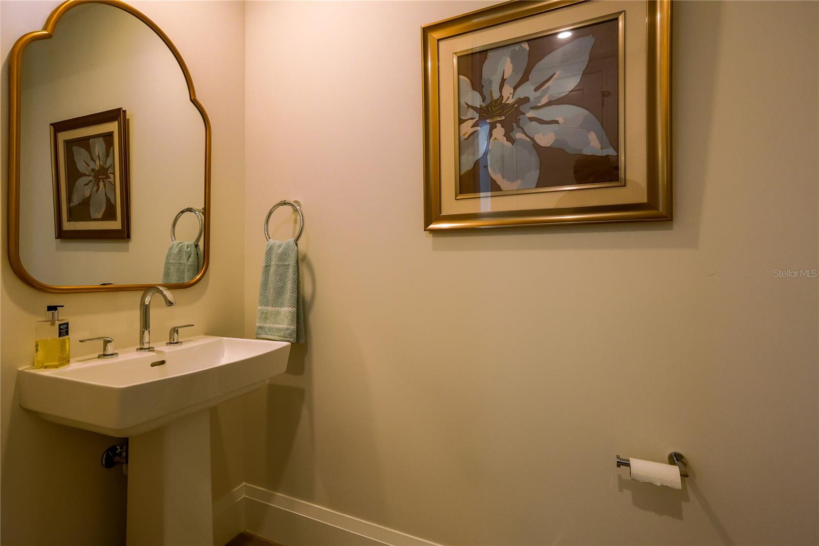 ALTURA BAYSHORE - Residential