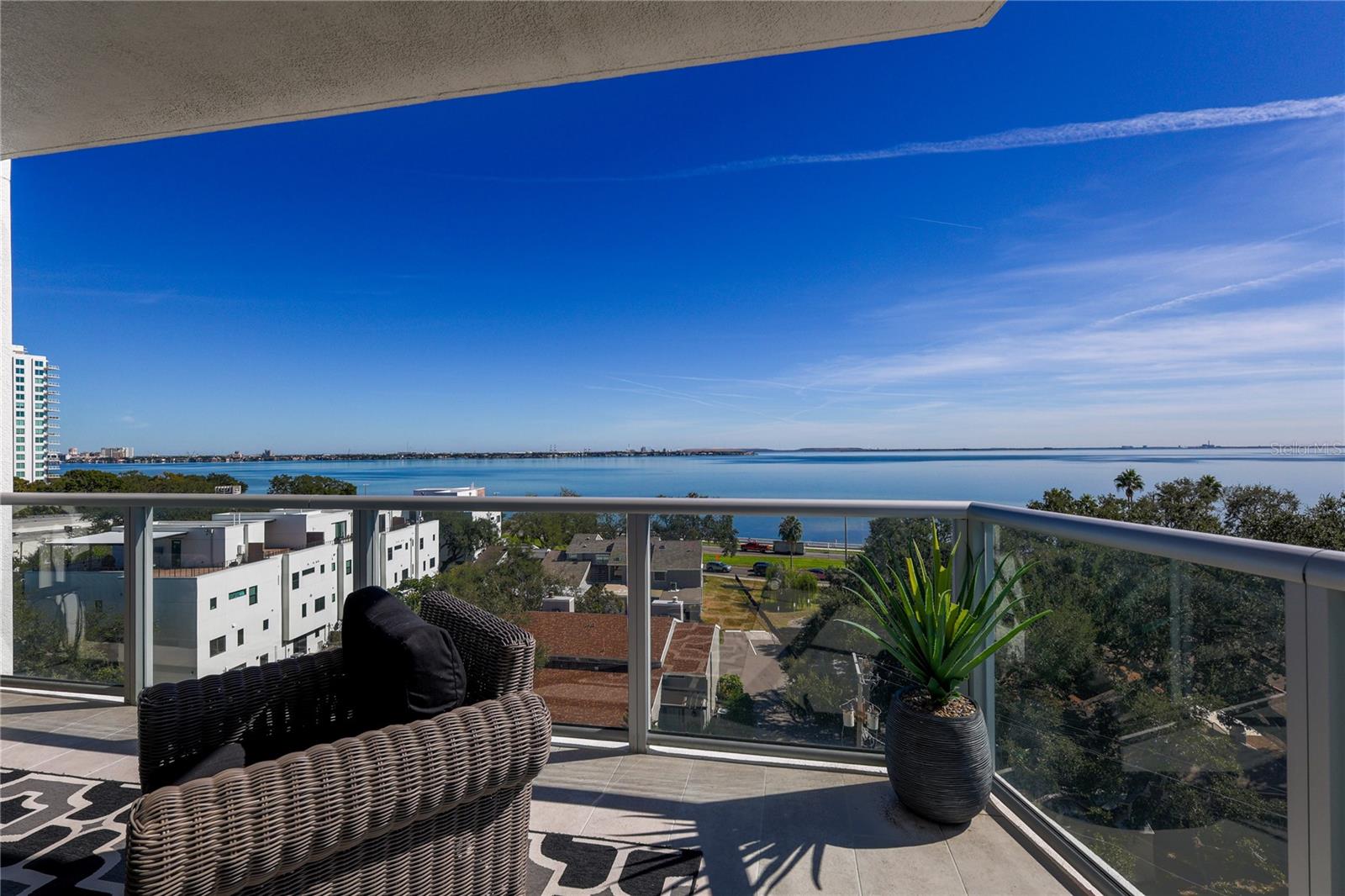 ALTURA BAYSHORE - Residential