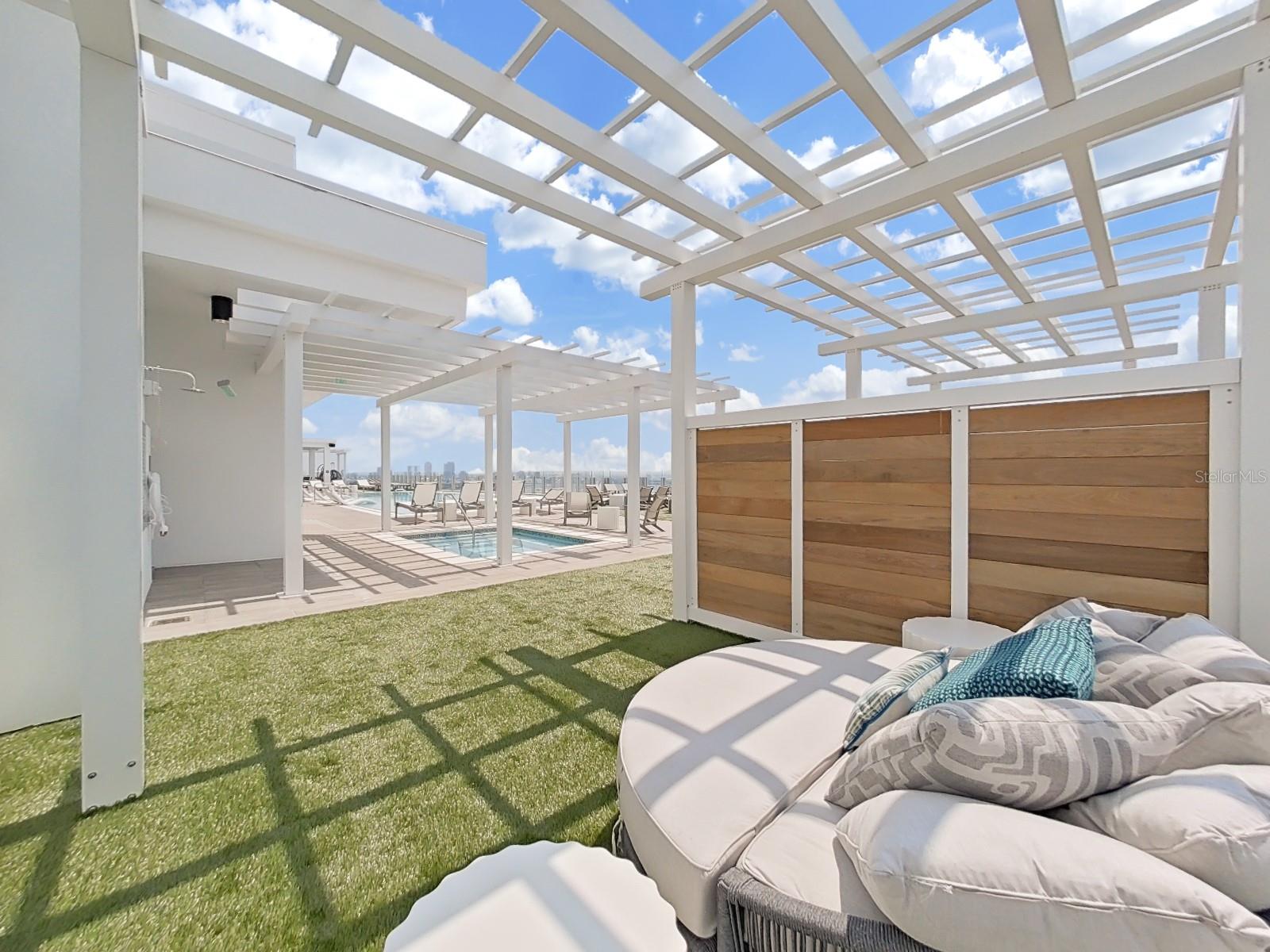 ALTURA BAYSHORE - Residential