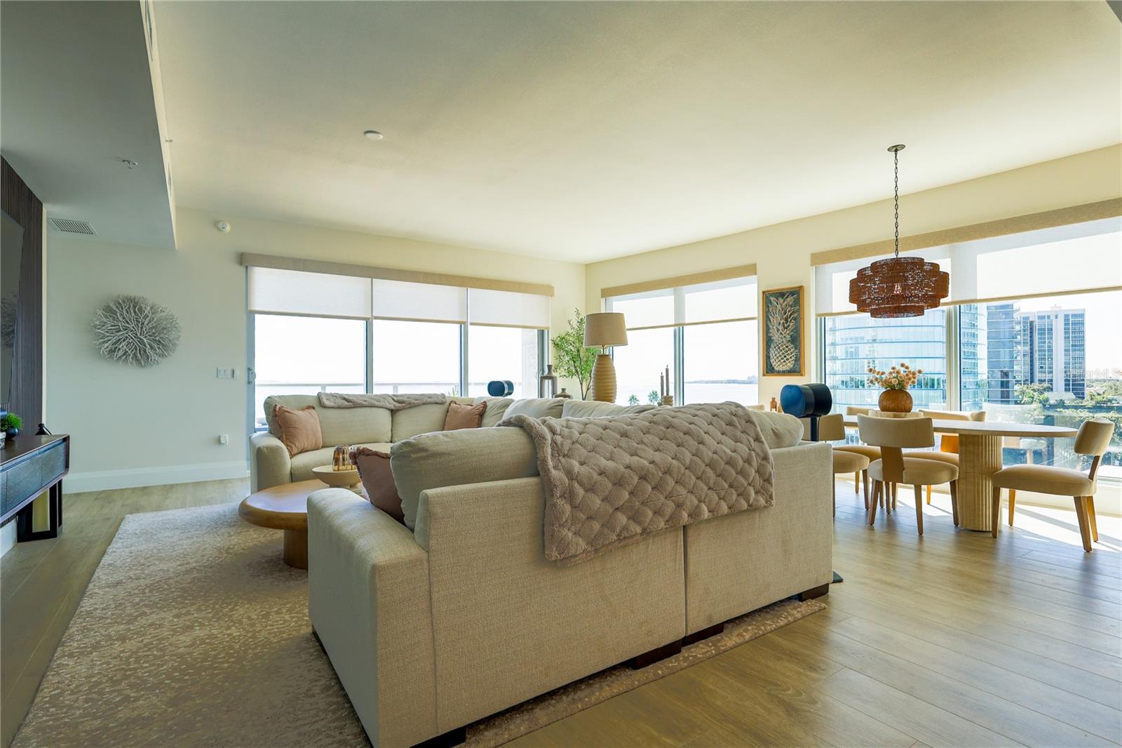 ALTURA BAYSHORE - Residential
