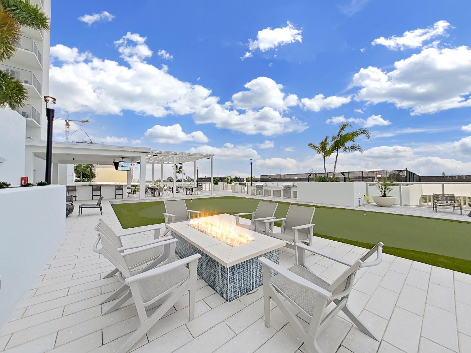 ALTURA BAYSHORE - Residential
