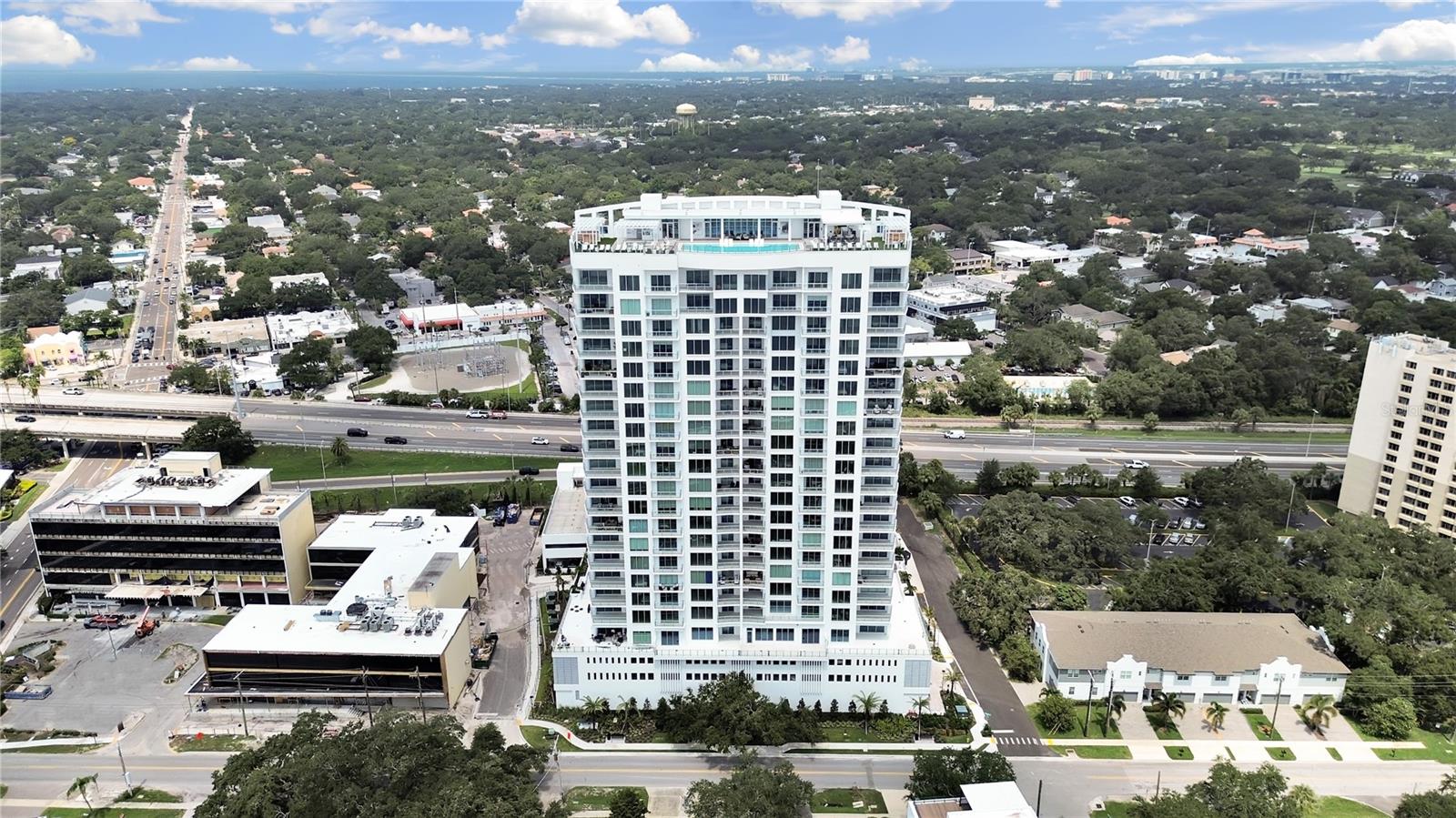 ALTURA BAYSHORE - Residential