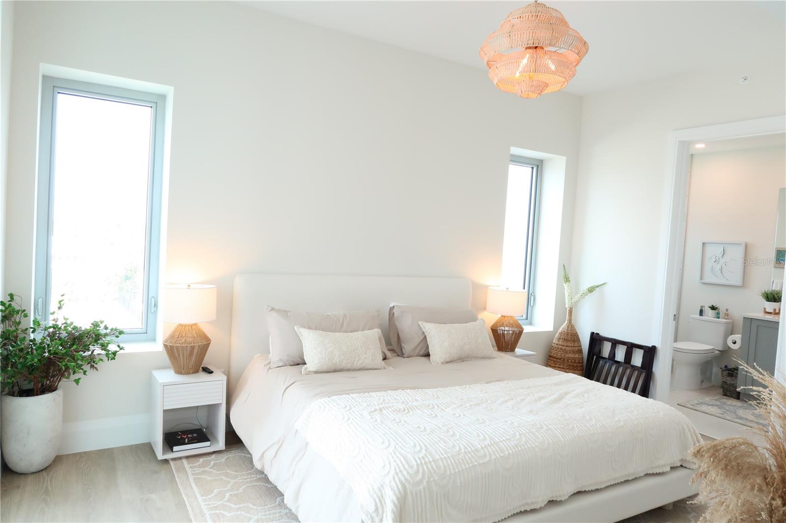 ALTURA BAYSHORE - Residential