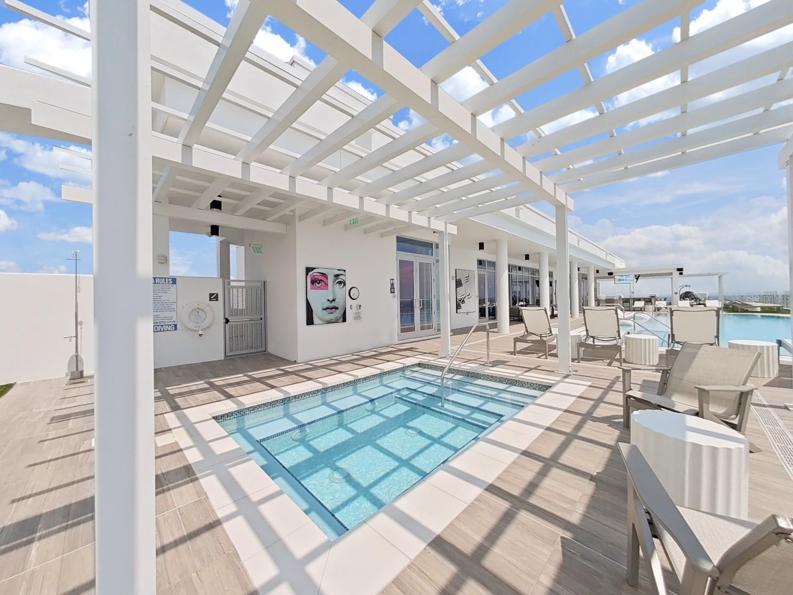 ALTURA BAYSHORE - Residential