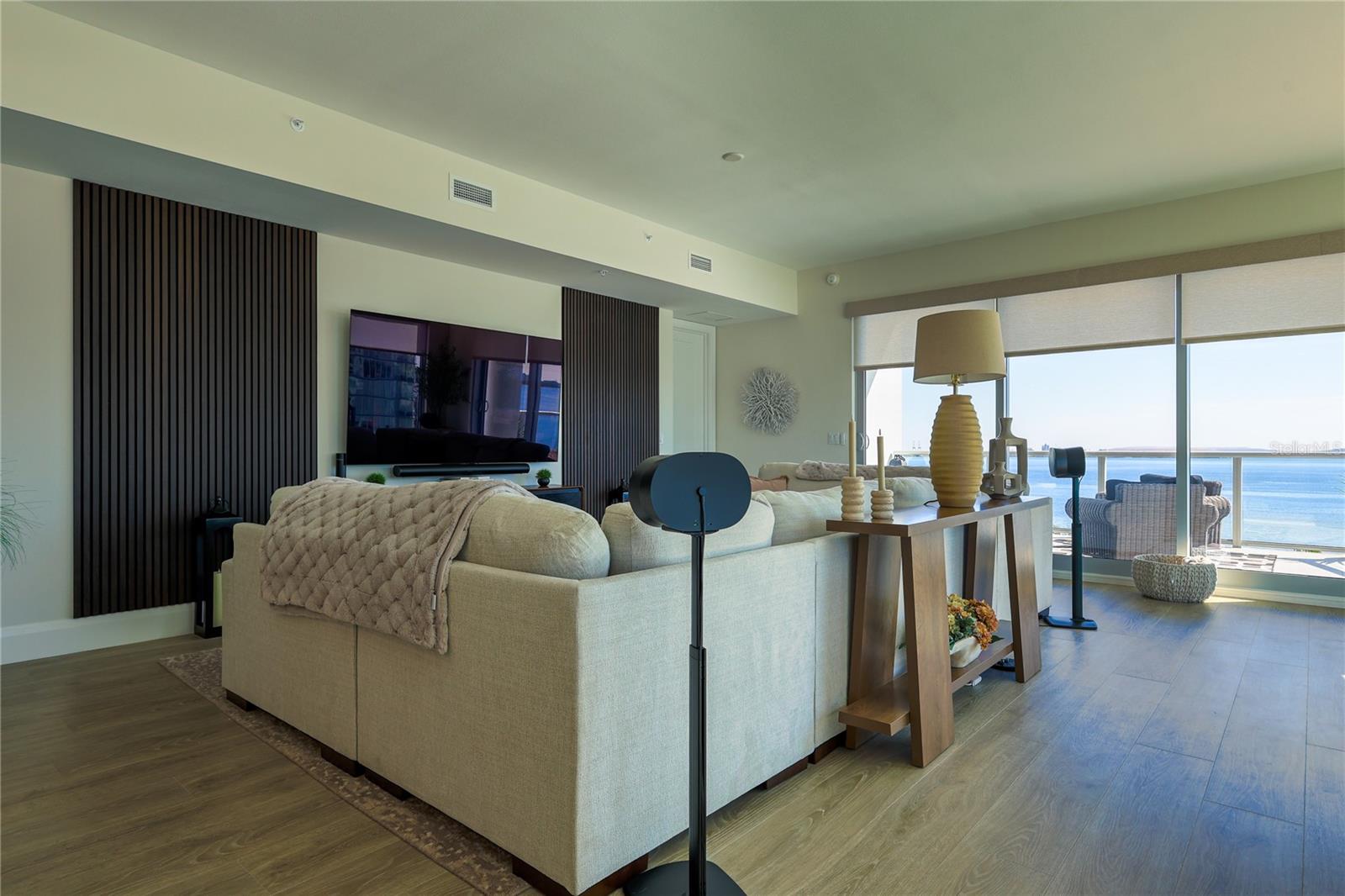 ALTURA BAYSHORE - Residential