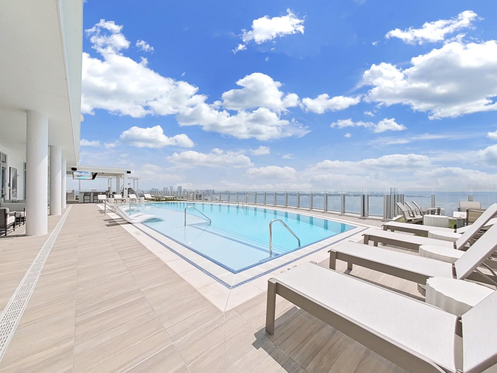 ALTURA BAYSHORE - Residential