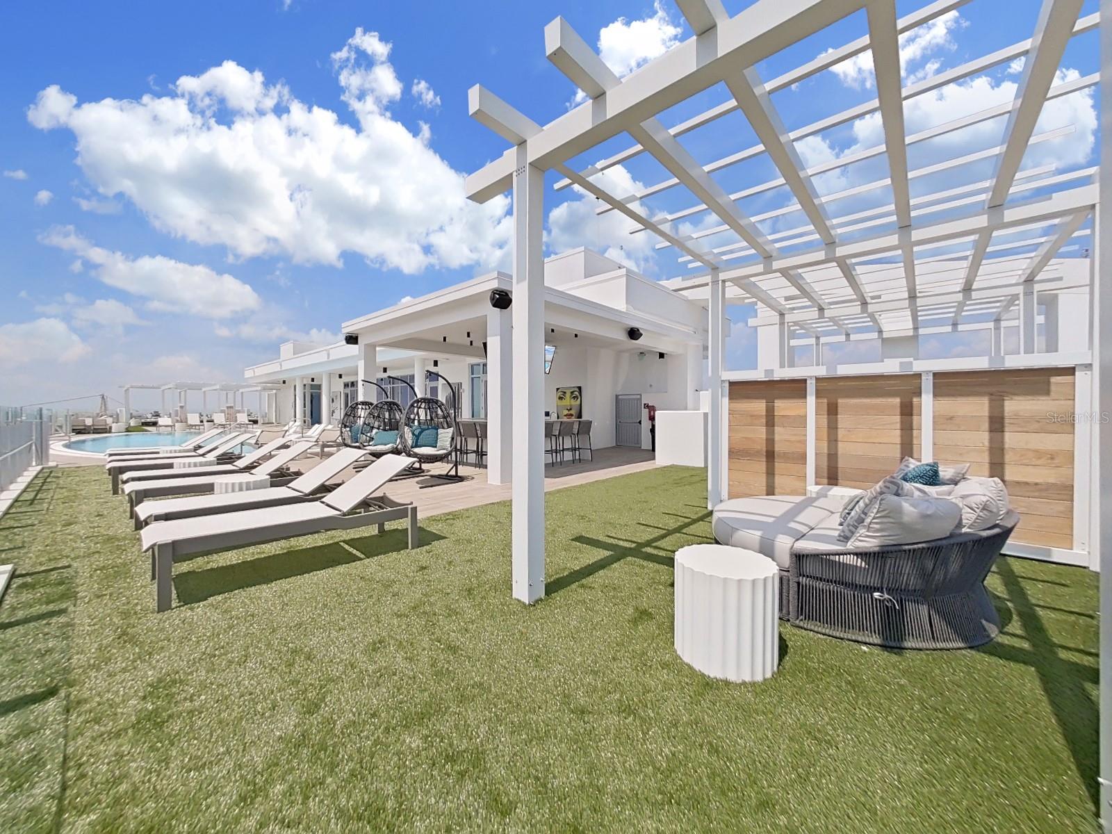 ALTURA BAYSHORE - Residential
