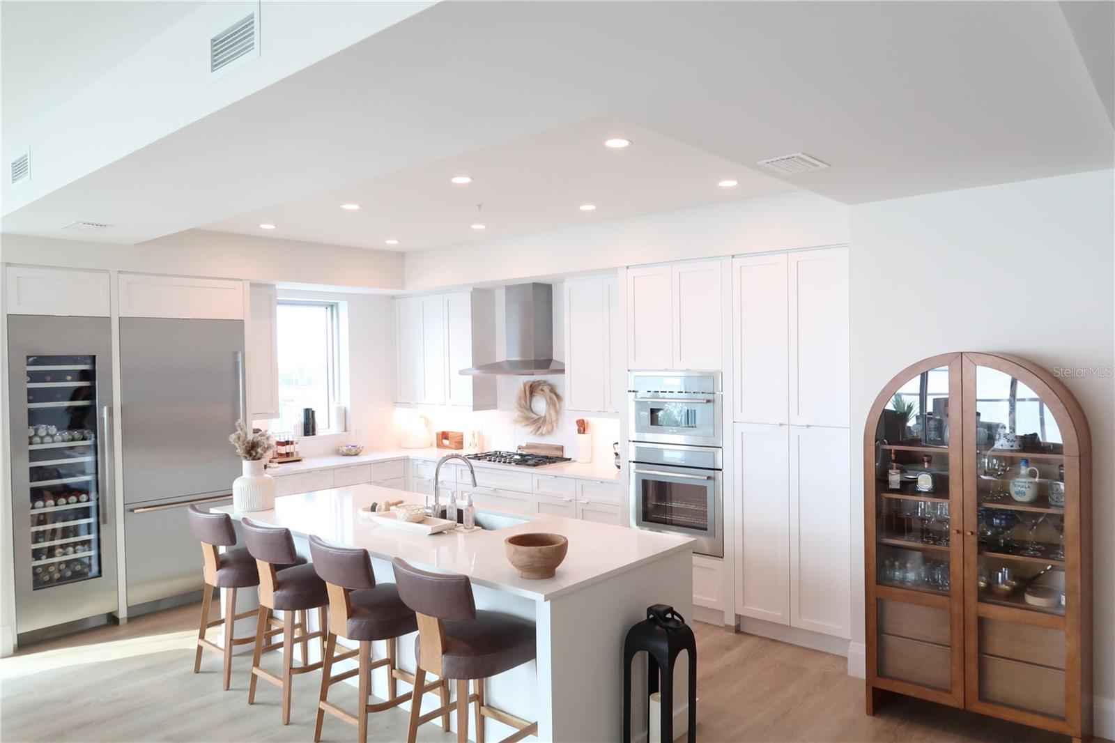 ALTURA BAYSHORE - Residential