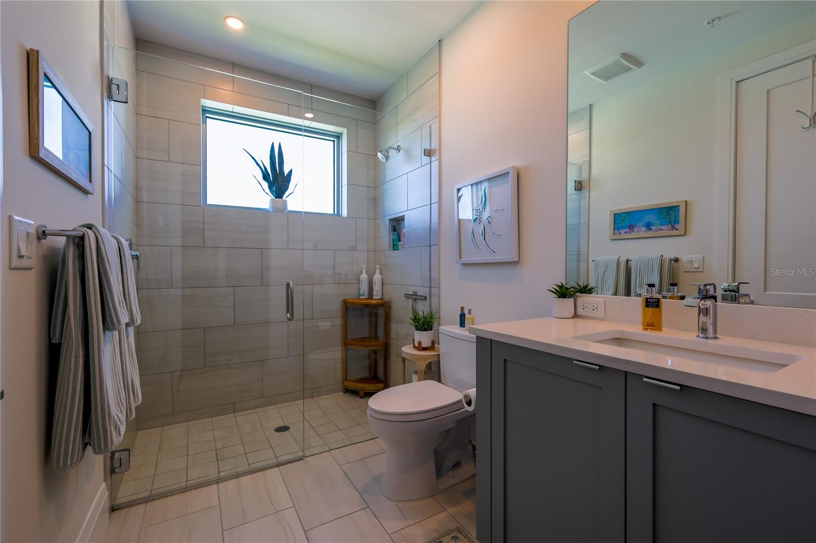 ALTURA BAYSHORE - Residential