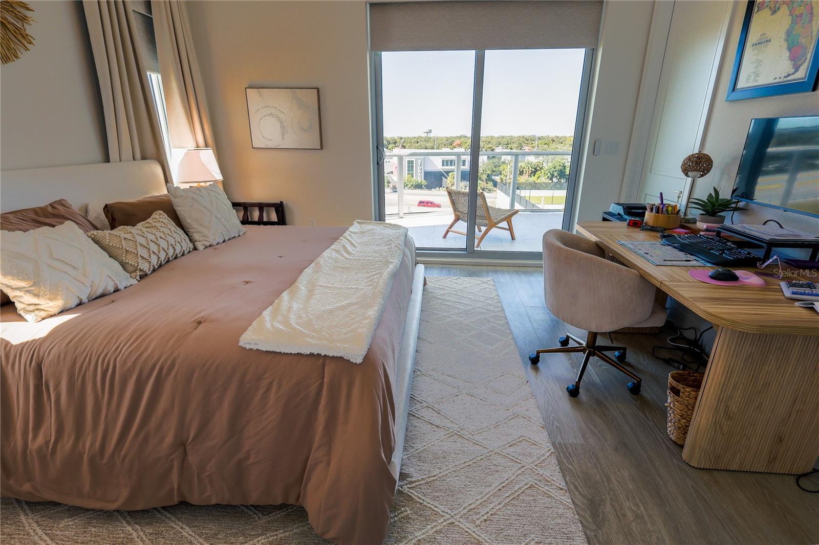 ALTURA BAYSHORE - Residential