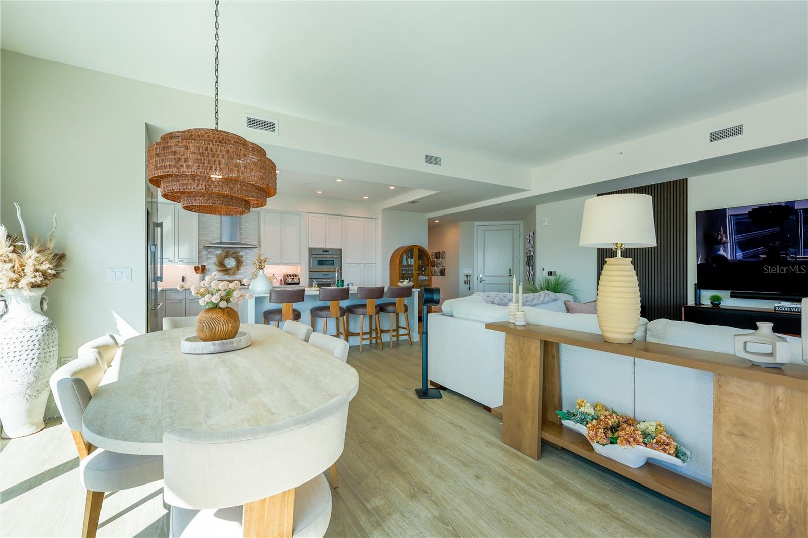 ALTURA BAYSHORE - Residential